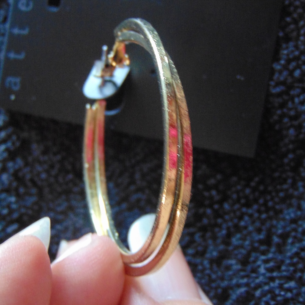 ☺ 4 for $15 - NWT Gold Tone Hoop Style Earrings - Picture 2 of 3